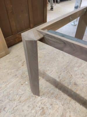 Production pieds de table bois massif noyer LOFT V1 1
