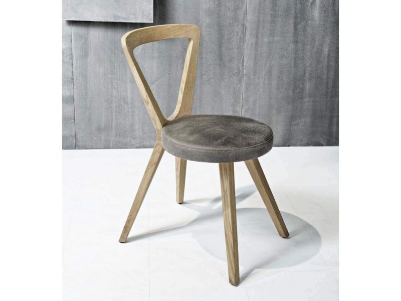 Triangle designer chair in oak
