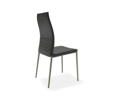 Luxury artisanal chair: armchair Normal ML couture 2
