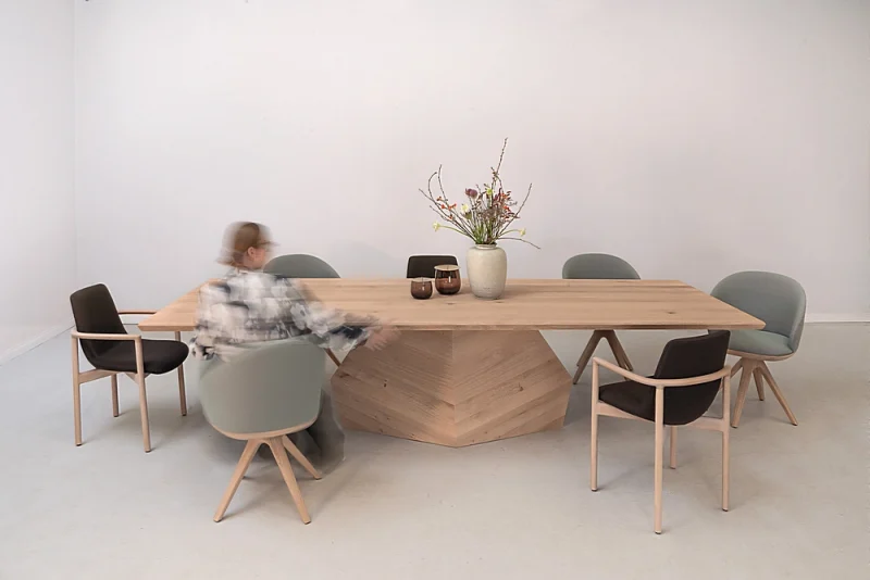 CIMA Solid Wood Table by Rodam (5)