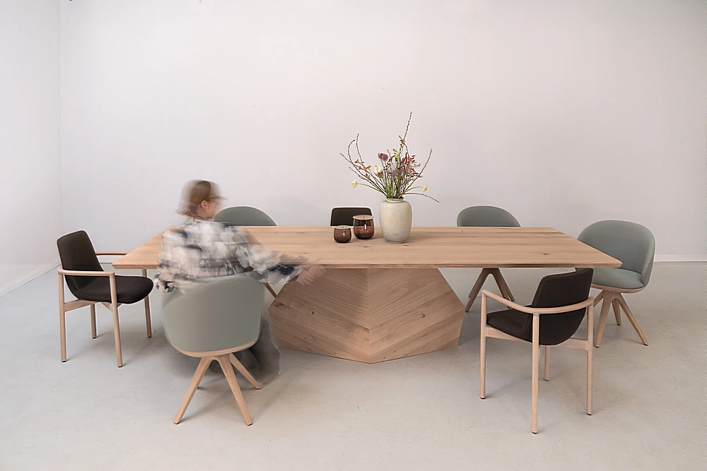 CIMA Solid Wood Table by Rodam (5)