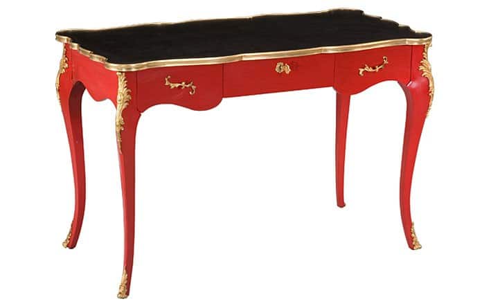 Table style Louis XV classique rouge et noire